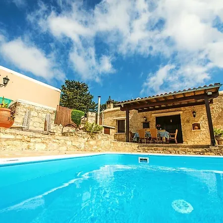 Karydhia Pano Arodes