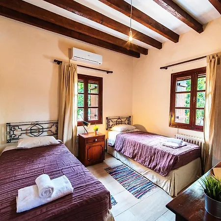 Karydhia * Pano Arodes