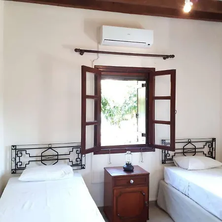 Karydhia Pano Arodes