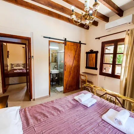 Karydhia Pano Arodes