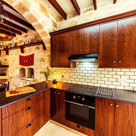 Karydhia * Pano Arodes