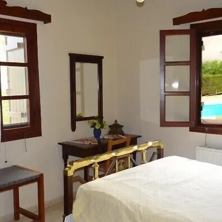 Karydhia Pano Arodes