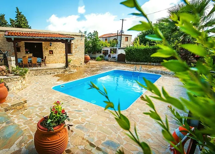 Semesterbostad Karydhia Pano Arodes