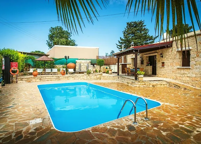 Karydhia Pano Arodes