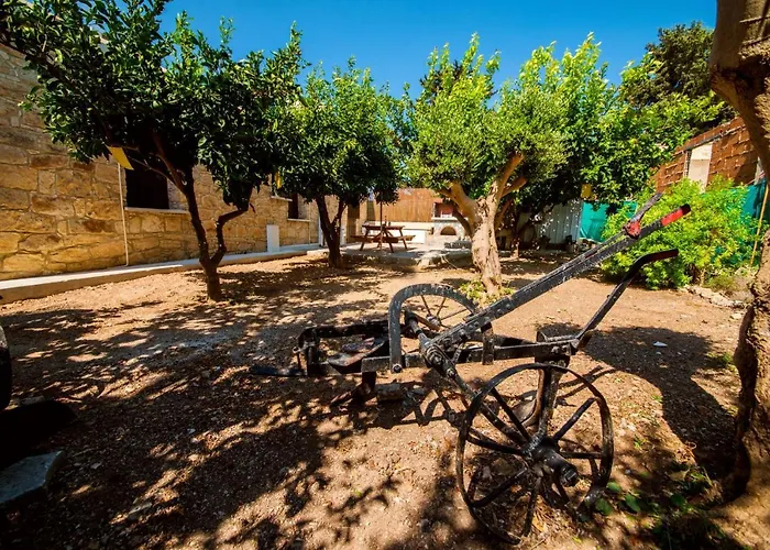 Karydhia Pano Arodes