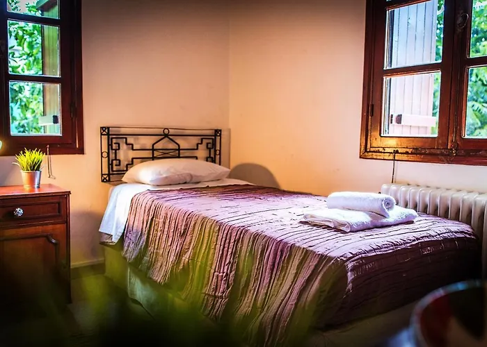 Karydhia Pano Arodes