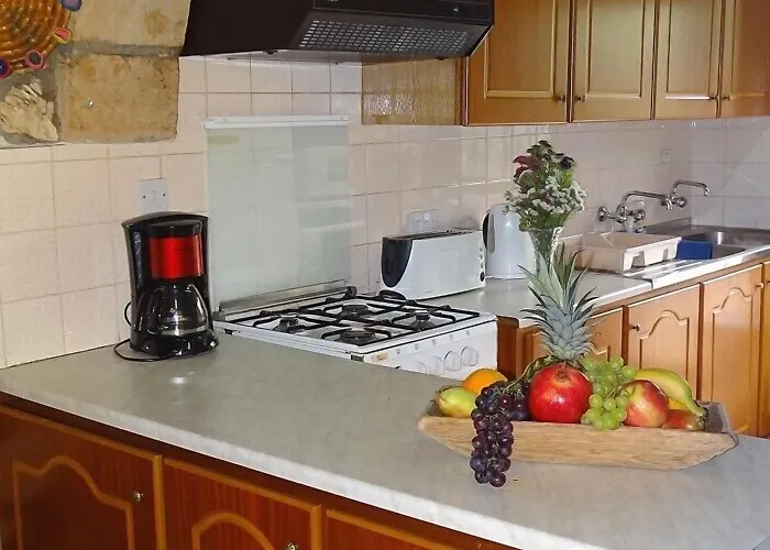 Karydhia Pano Arodes