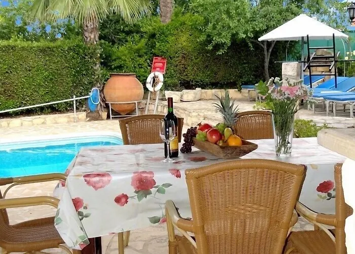 Karydhia Semesterbostad *