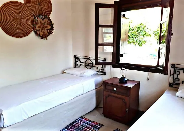 Karydhia * Pano Arodes