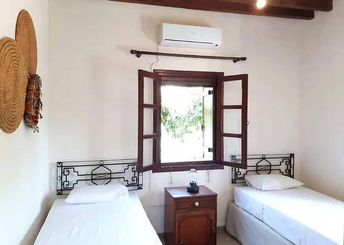 Karydhia Pano Arodes